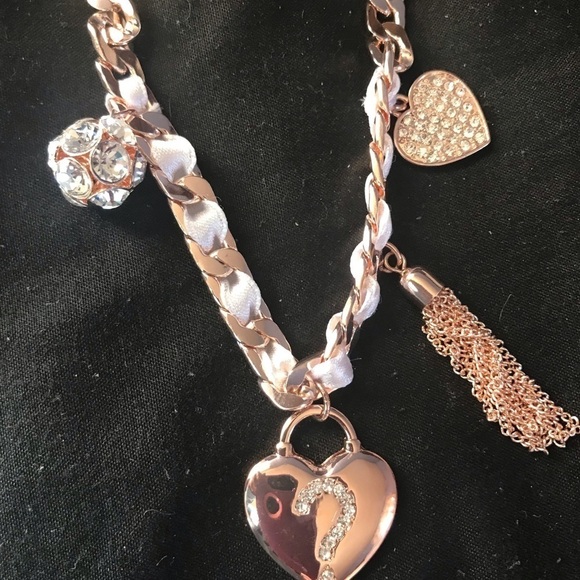 Guess Gold/pink Neckless with Earings - Picture 4 of 4